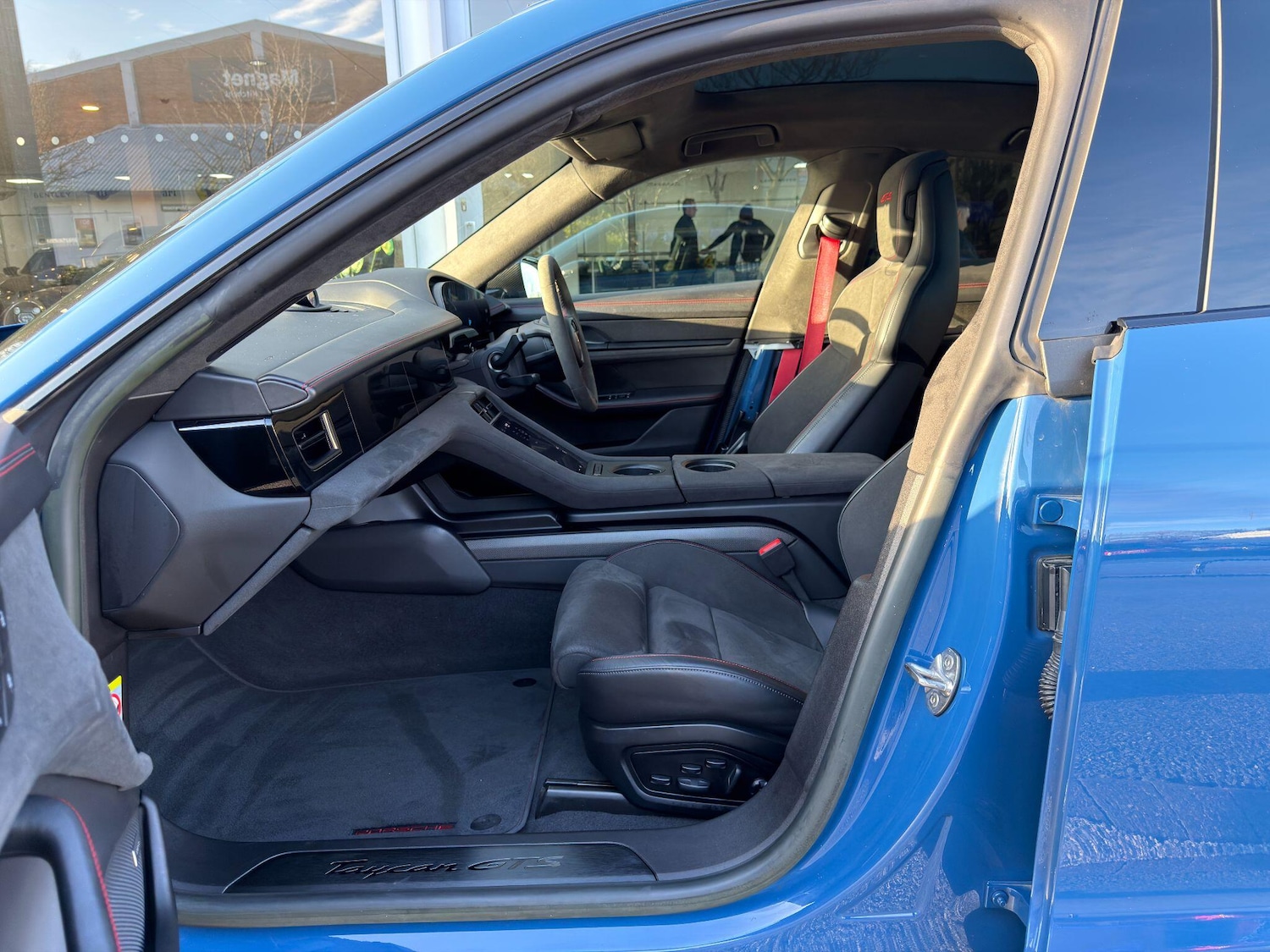 Used Porsche Taycan 2022 for sale - 77203940: Photo 18