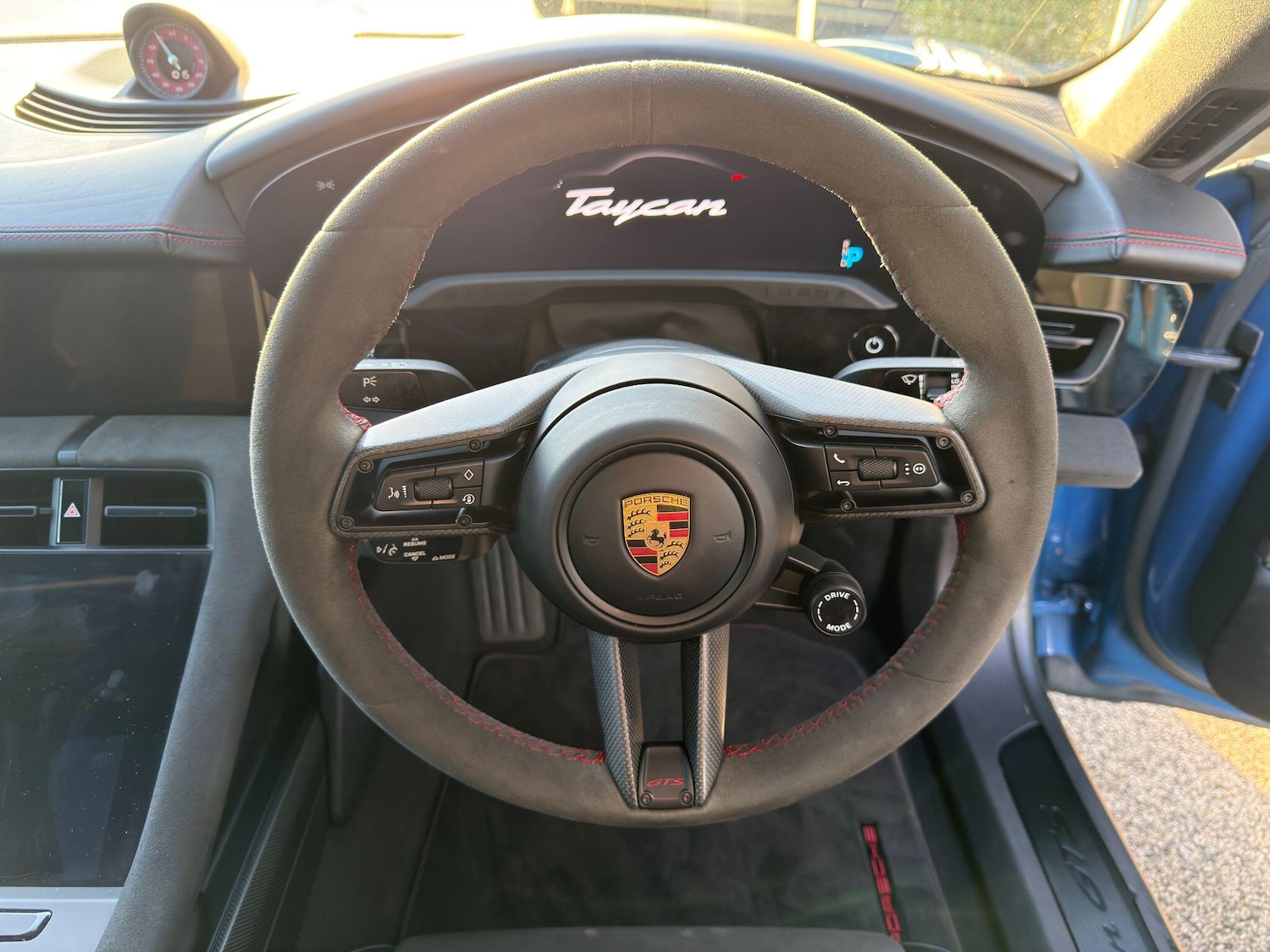 Used Porsche Taycan 2022 for sale - 77203940: Photo 27