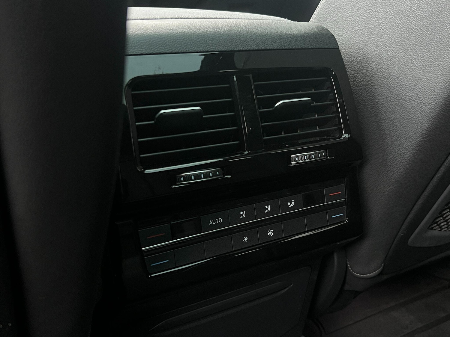 Used Volkswagen Touareg 2021 for sale - 77029565: Photo 38