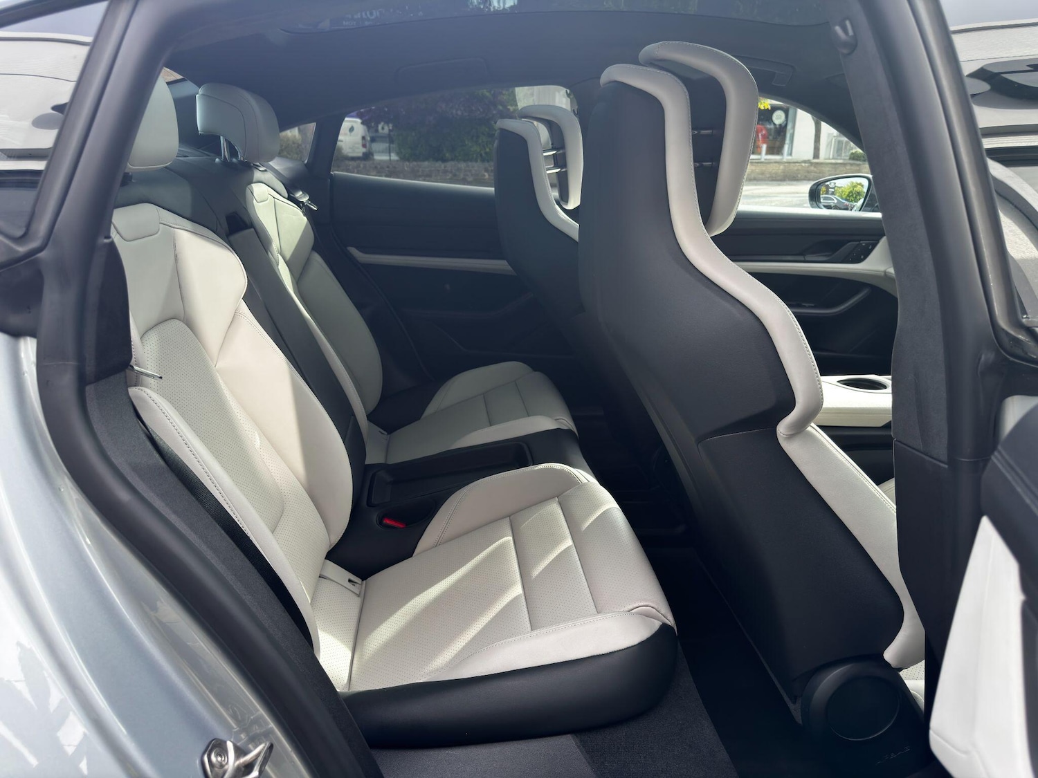 Used Porsche Taycan 2023 for sale - 76457511: Photo 24