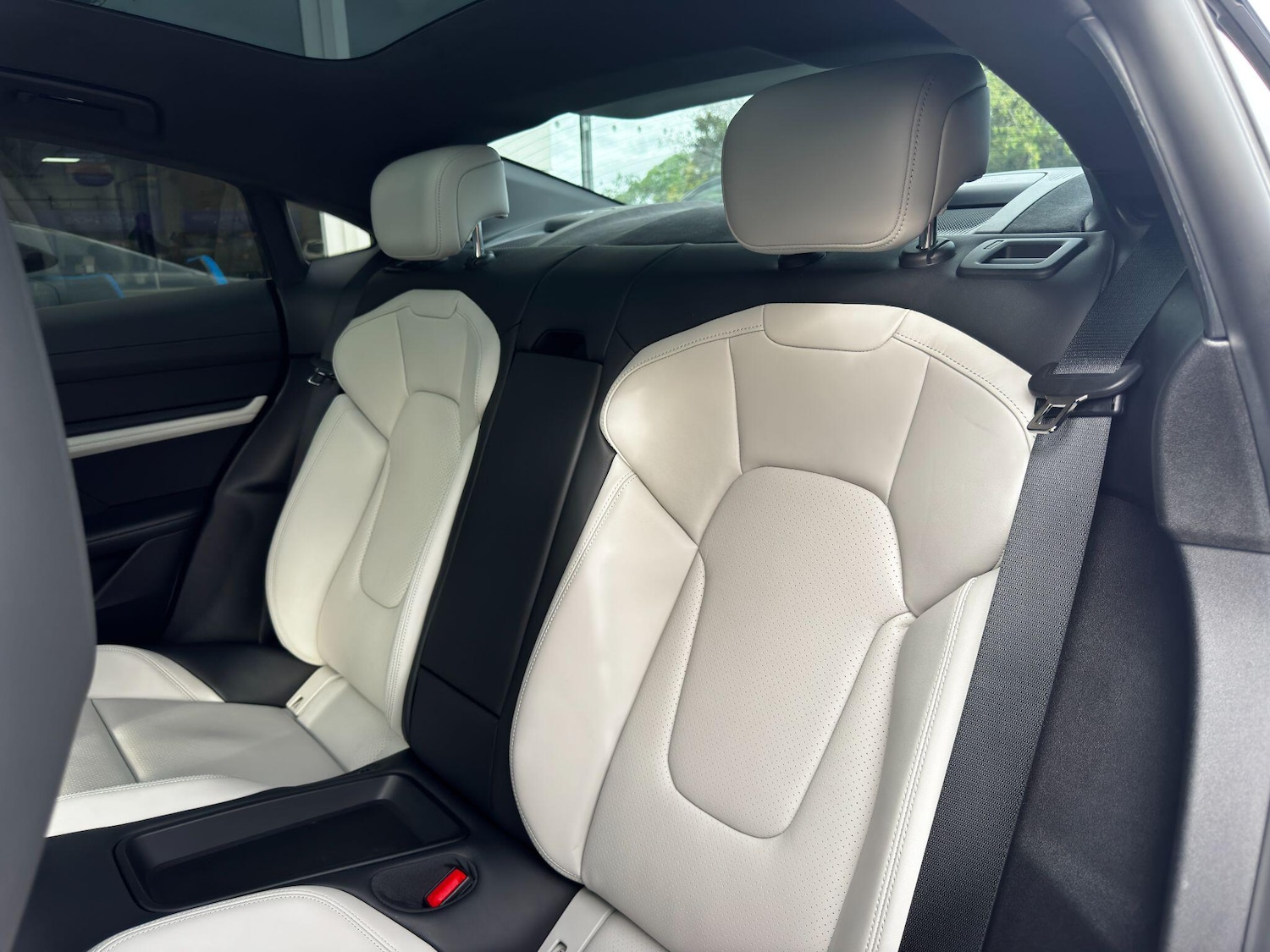 Used Porsche Taycan 2023 for sale - 76457511: Photo 26