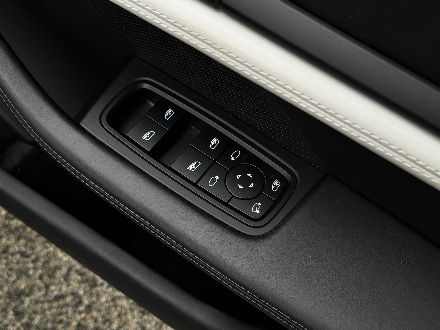 Used Porsche Taycan 2023 for sale - 76457511: Photo 37