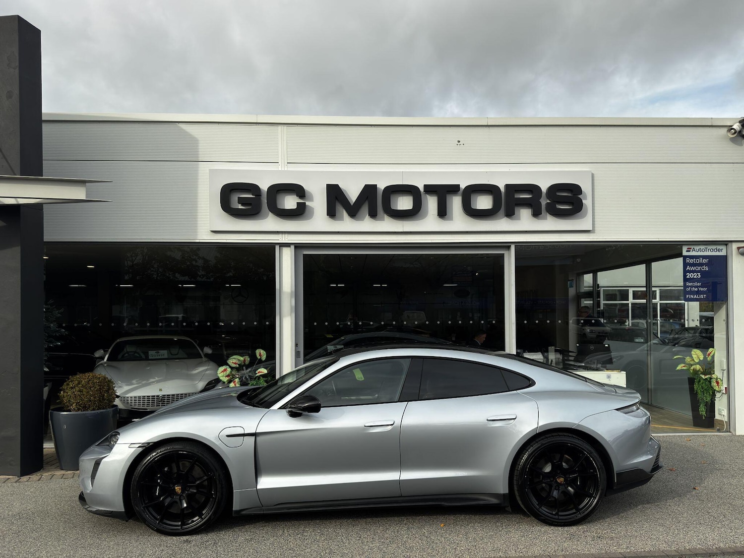 Used Porsche Taycan 2023 for sale - 76457511: Photo 5