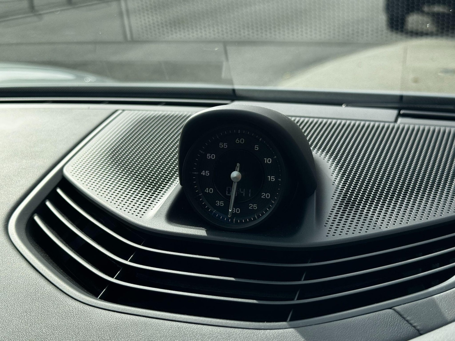 Used Porsche Taycan 2023 for sale - 76457511: Photo 59