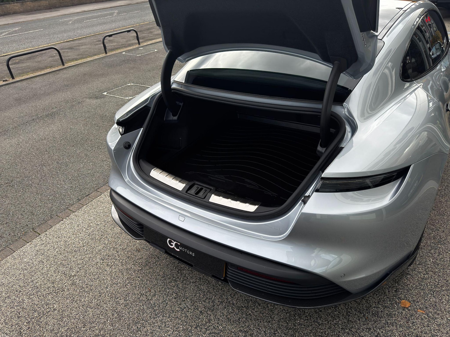 Used Porsche Taycan 2023 for sale - 76457511: Photo 75