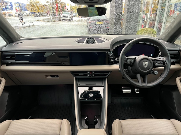 Used Porsche Macan 2024 for sale - 76326669: Photo 10