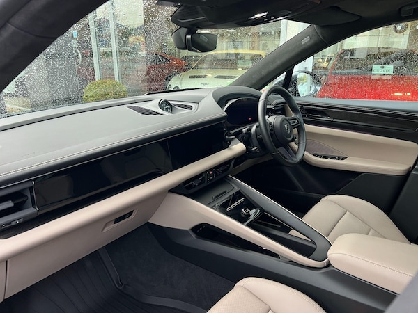 Used Porsche Macan 2024 for sale - 76326669: Photo 12