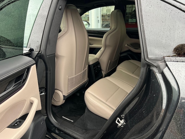 Used Porsche Macan 2024 for sale - 76326669: Photo 18