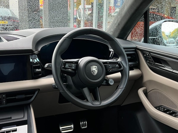 Used Porsche Macan 2024 for sale - 76326669: Photo 22