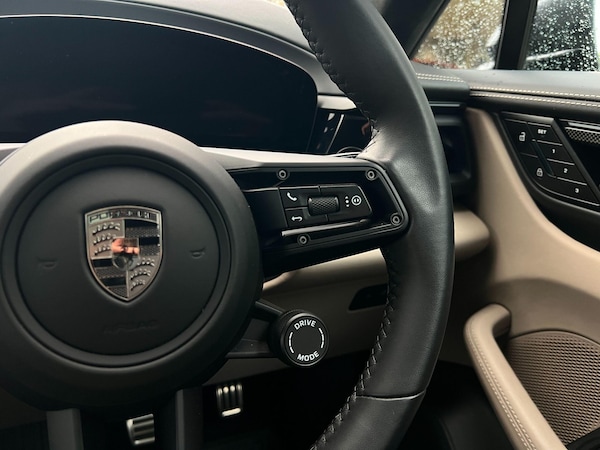 Used Porsche Macan 2024 for sale - 76326669: Photo 25