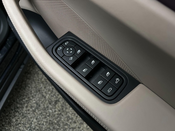 Used Porsche Macan 2024 for sale - 76326669: Photo 54