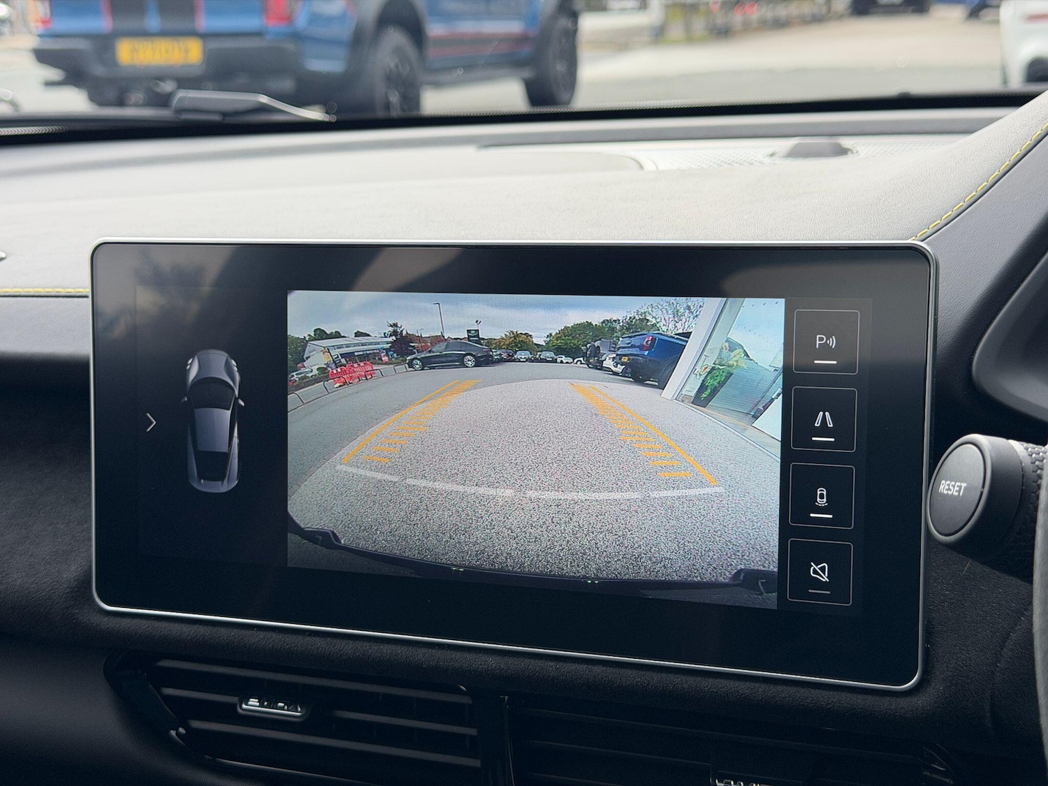 Used Lotus Emira 2024 for sale - 76801689: Photo 32