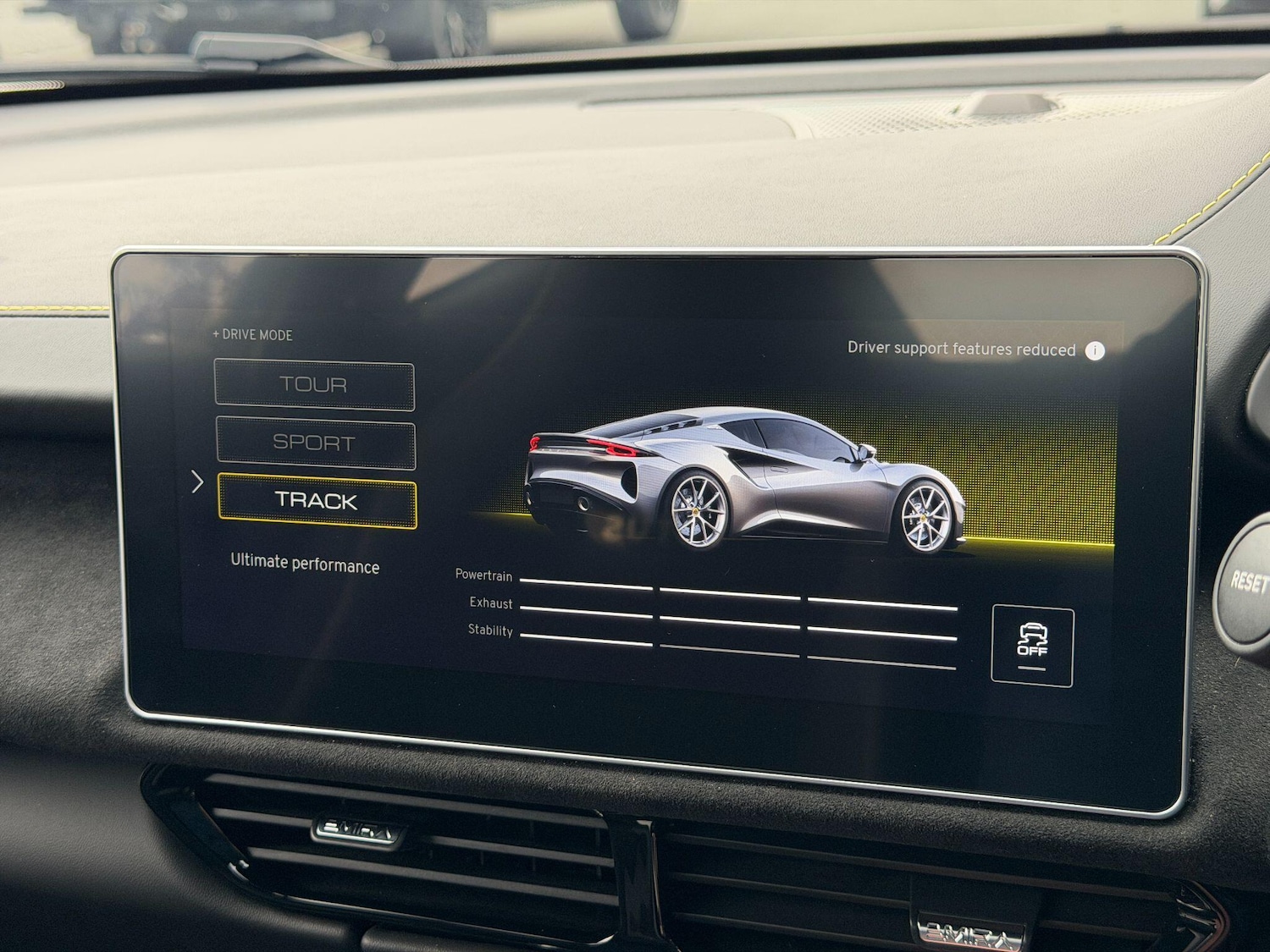 Used Lotus Emira 2024 for sale - 76801689: Photo 44