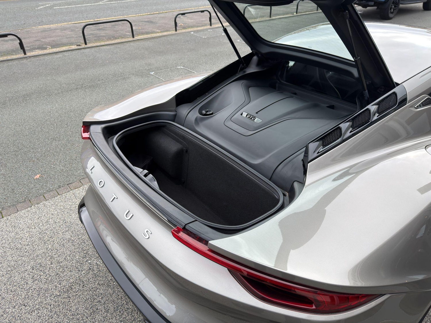 Used Lotus Emira 2024 for sale - 76801689: Photo 48