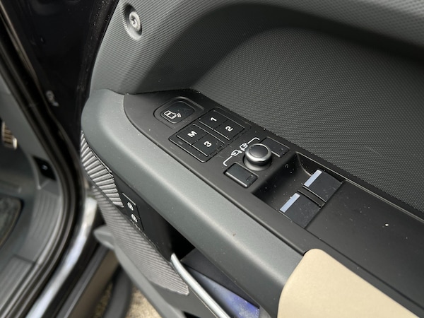 Used Land Rover Defender 90 2022 for sale - 75140195: Photo 26