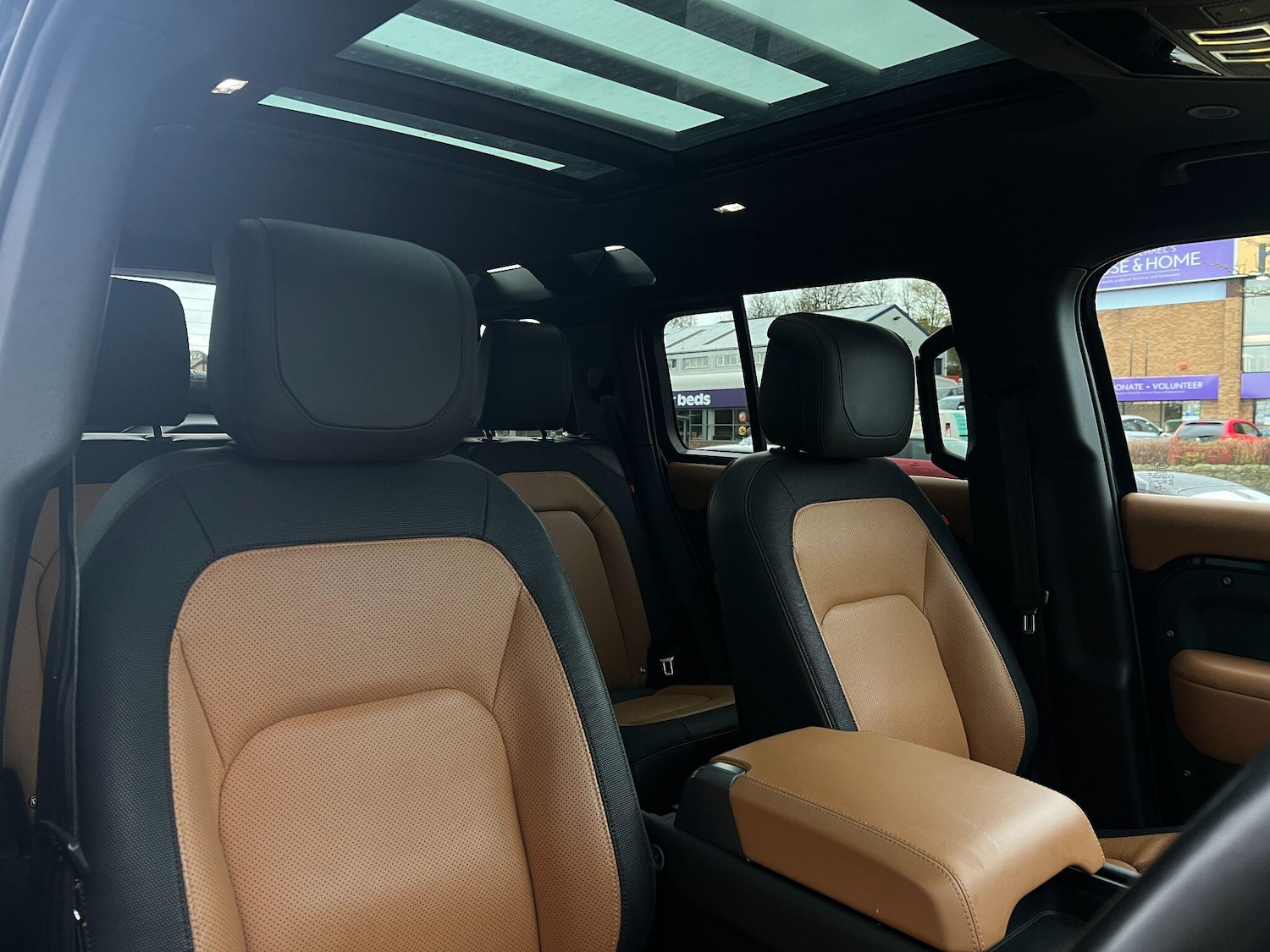 Used Land Rover Defender 2022 for sale - 76549604: Photo 15