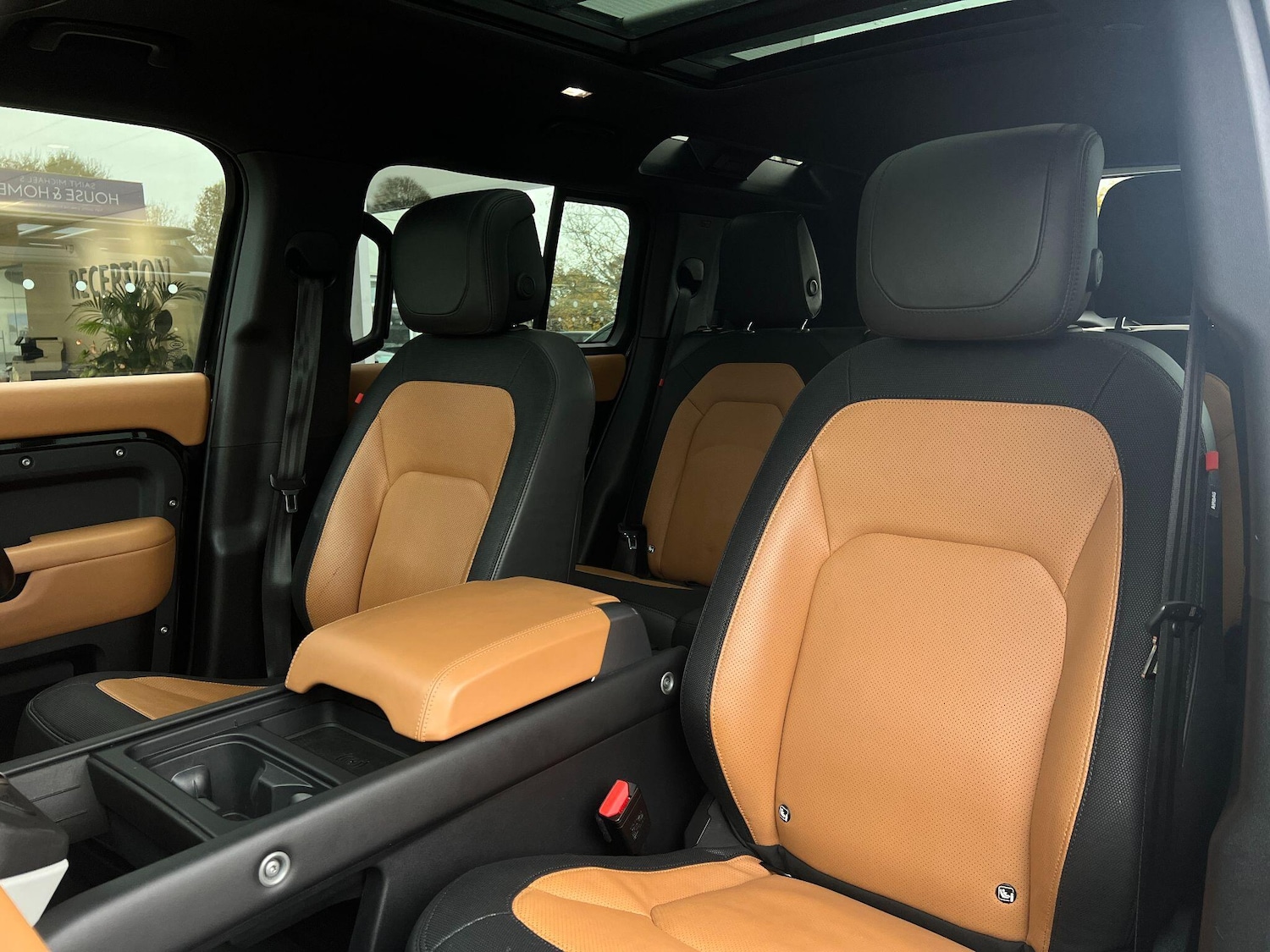 Used Land Rover Defender 2022 for sale - 76549604: Photo 16