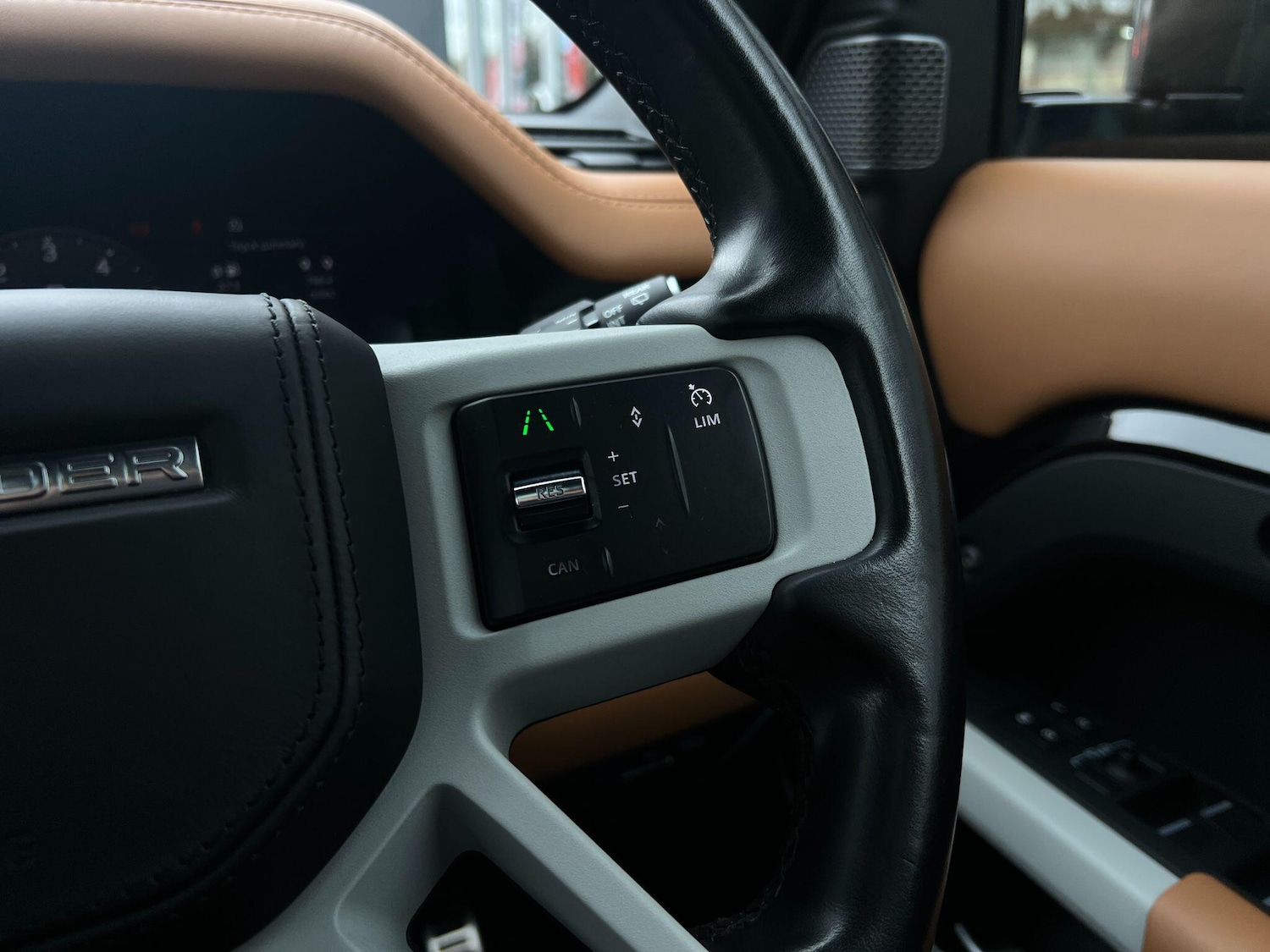 Used Land Rover Defender 2022 for sale - 76549604: Photo 21