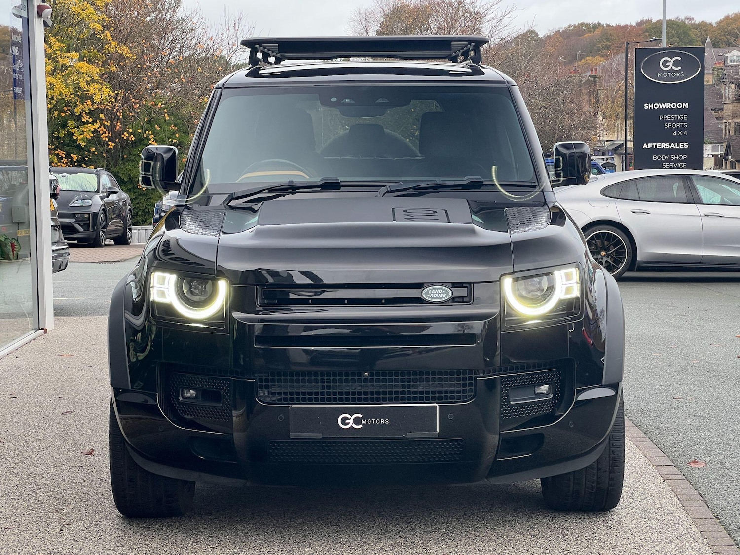 Used Land Rover Defender 2022 for sale - 76549604: Photo 3