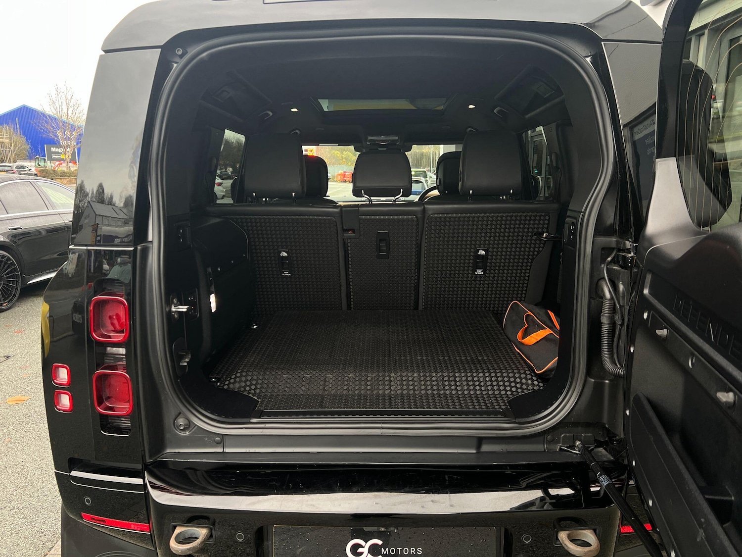 Used Land Rover Defender 2022 for sale - 76549604: Photo 31