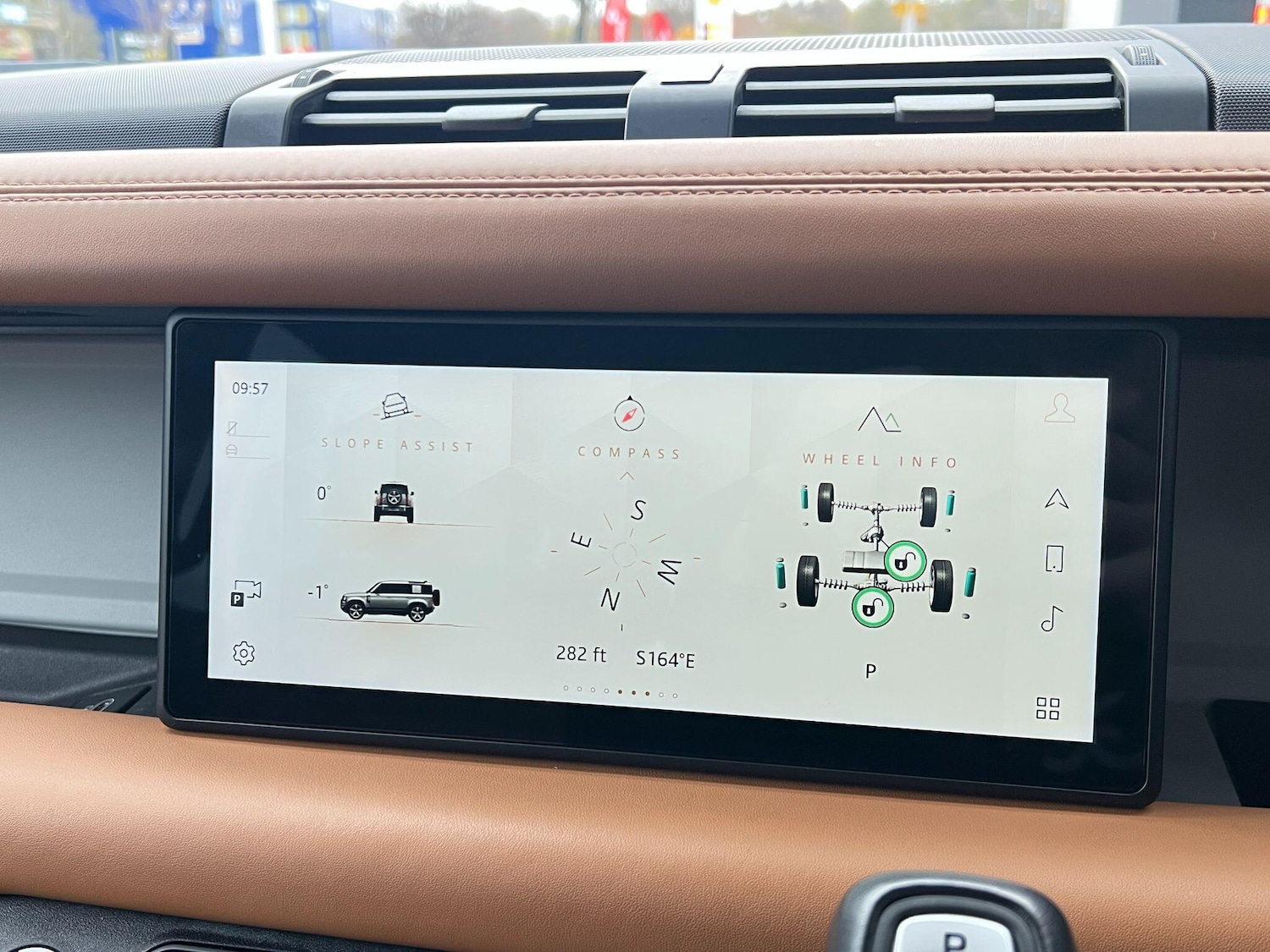 Used Land Rover Defender 2022 for sale - 76549604: Photo 46