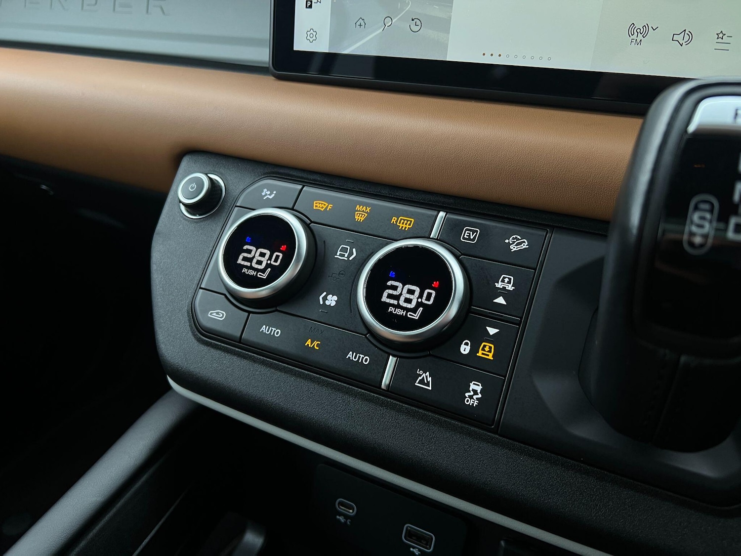 Used Land Rover Defender 2022 for sale - 76549604: Photo 51