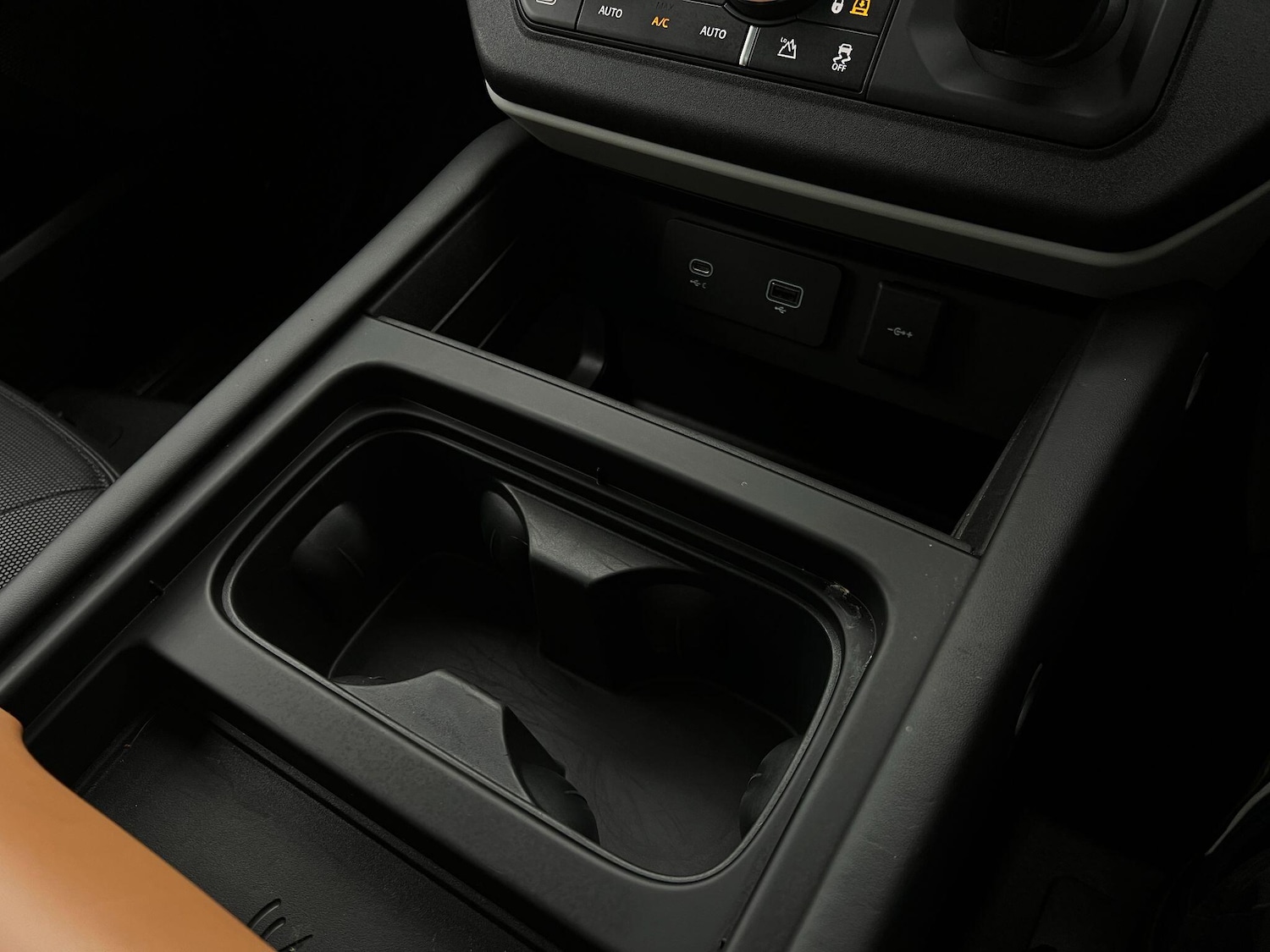 Used Land Rover Defender 2022 for sale - 76549604: Photo 54