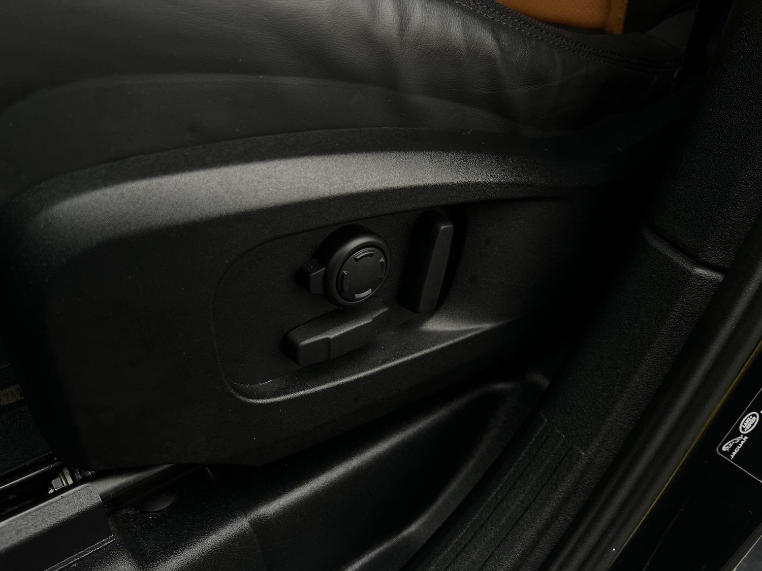 Used Land Rover Defender 2022 for sale - 76549604: Photo 61