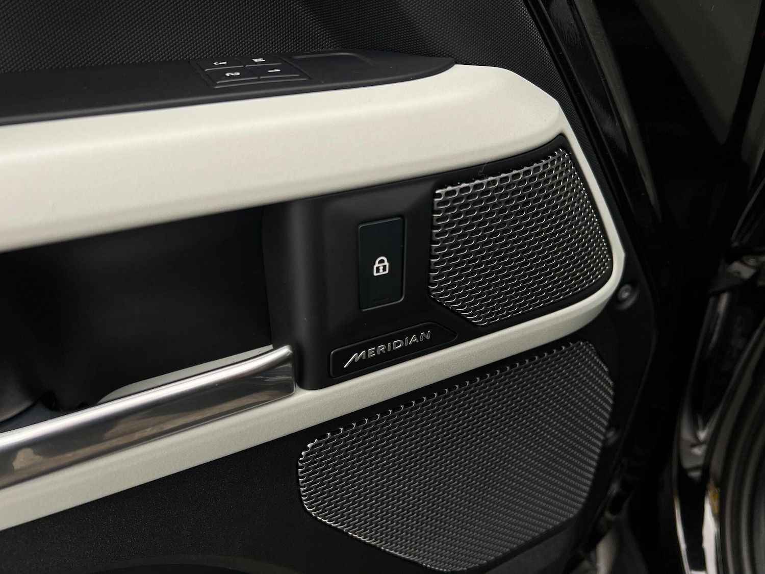 Used Land Rover Defender 2022 for sale - 76549604: Photo 62