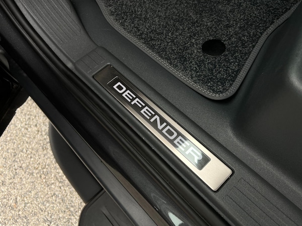 Used Land Rover Defender 130 2025 for sale - 76270874: Photo 48