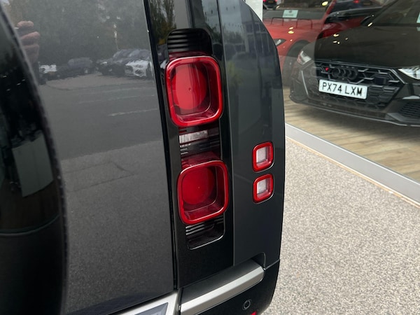 Used Land Rover Defender 130 2025 for sale - 76270874: Photo 57