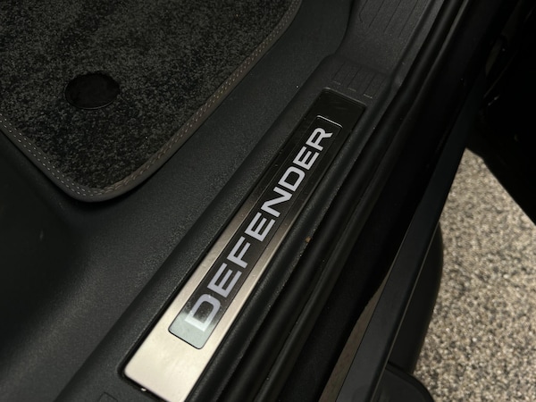 Used Land Rover Defender 130 2025 for sale - 76270874: Photo 59