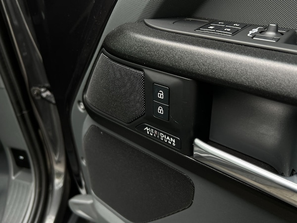 Used Land Rover Defender 130 2025 for sale - 76270874: Photo 61