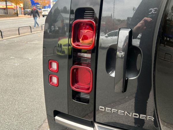Used Land Rover Defender 130 2025 for sale - 76270874: Photo 70