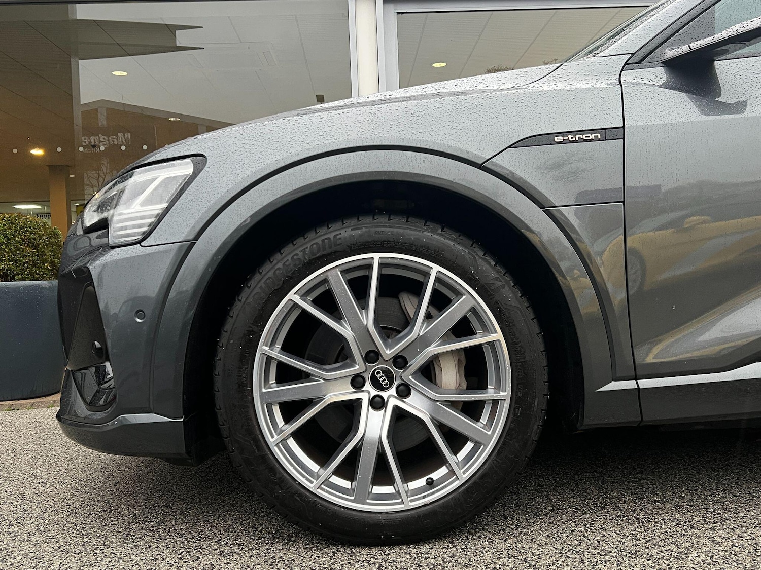 Used Audi e-tron 2021 for sale - 76572875: Photo 4