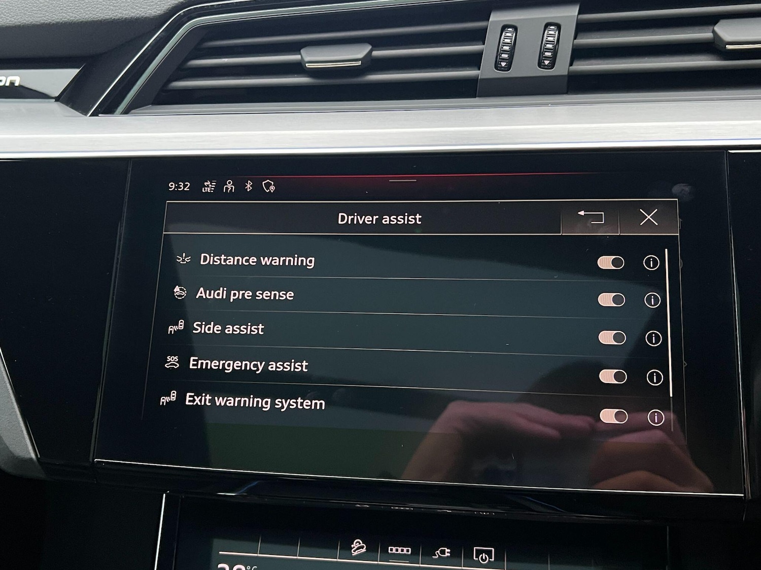 Used Audi e-tron 2021 for sale - 76572875: Photo 51