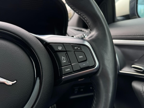 Used Jaguar F-Type 2019 for sale - 75634422: Photo 16