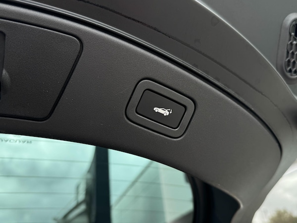 Used Jaguar F-Type 2019 for sale - 75634422: Photo 24