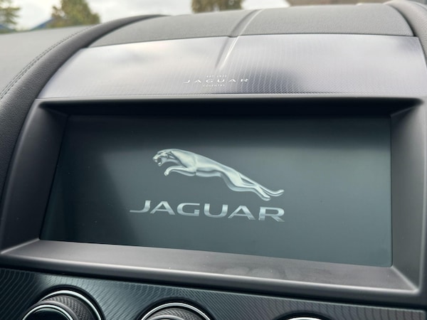 Used Jaguar F-Type 2019 for sale - 75634422: Photo 32