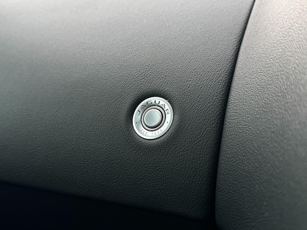 Used Jaguar F-Type 2019 for sale - 75634422: Photo 56