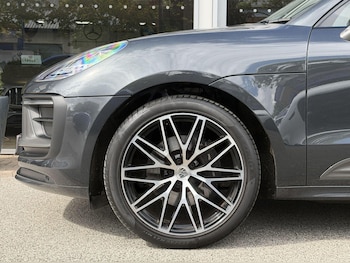 Used Porsche Macan 2024 for sale - 79565559: Photo