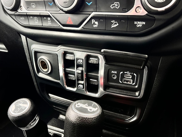 Used Jeep Wrangler 2020 for sale - 76307214: Photo 35