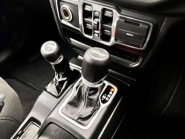 Used Jeep Wrangler 2020 for sale - 76307214: Photo 38