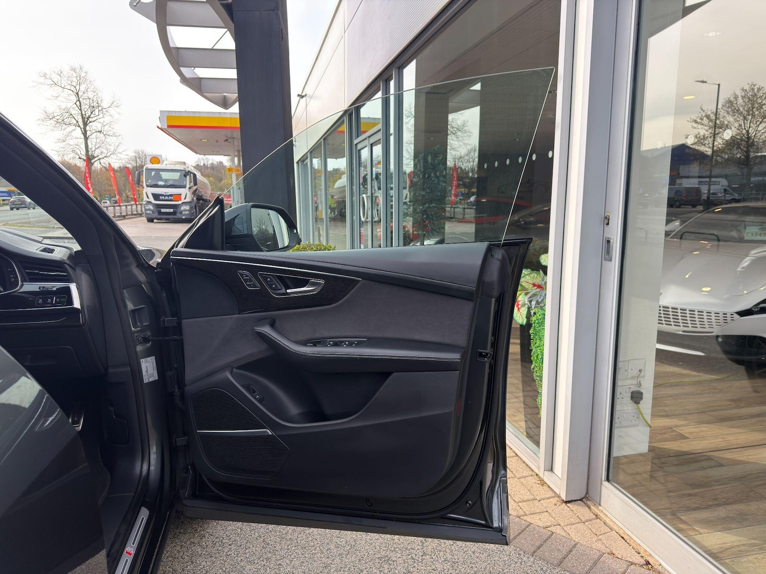 Used Audi Q8 2023 for sale - 78184783: Photo 53