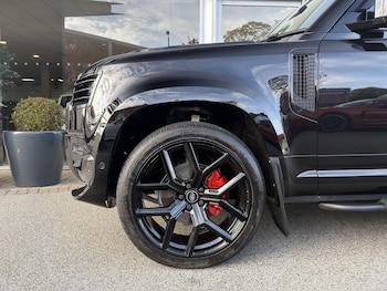 Used Land Rover Defender 2025 for sale - 76239793: Photo 4
