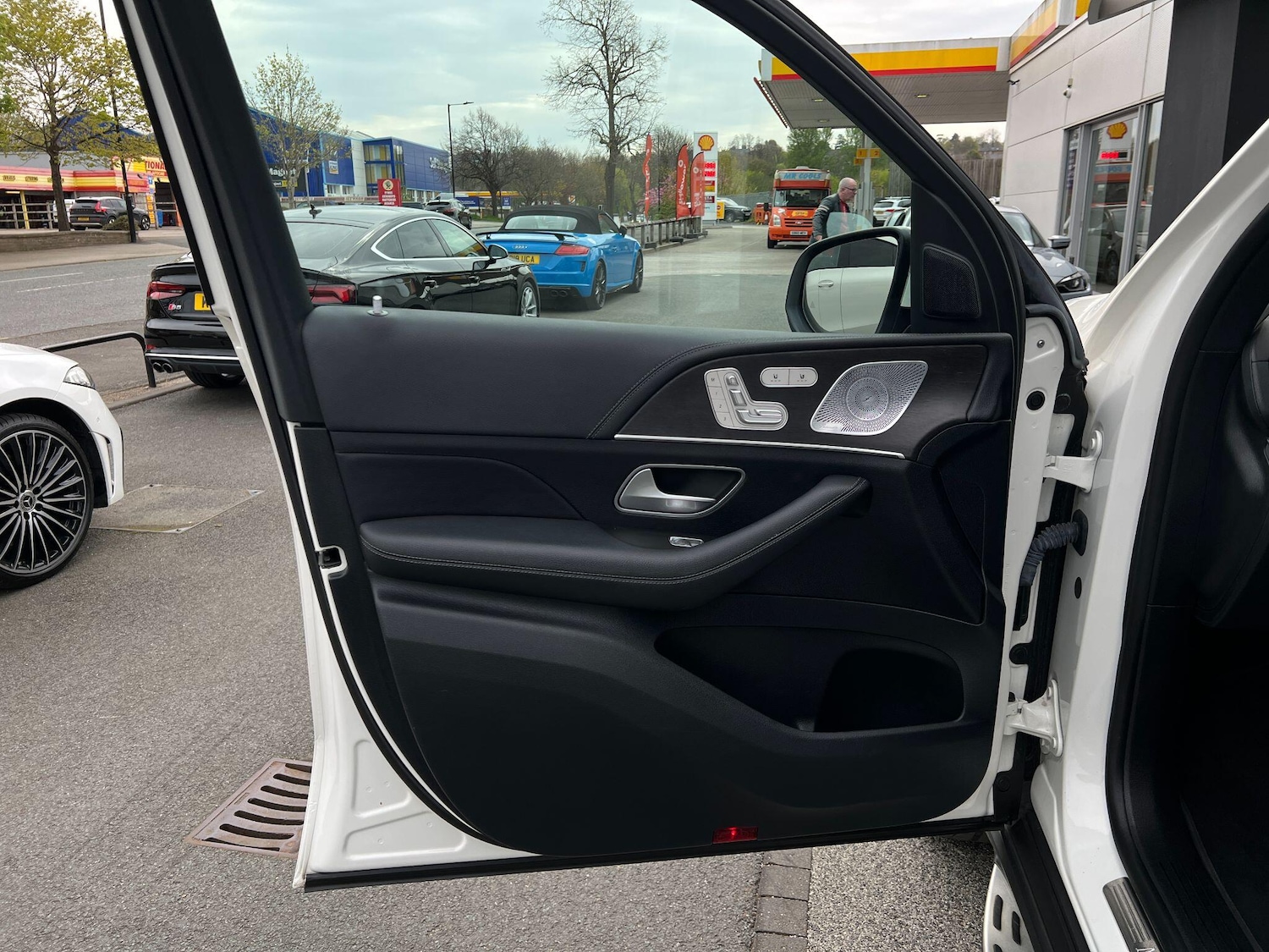 Used Mercedes-Benz GLS for sale - 77646211: Photo 60