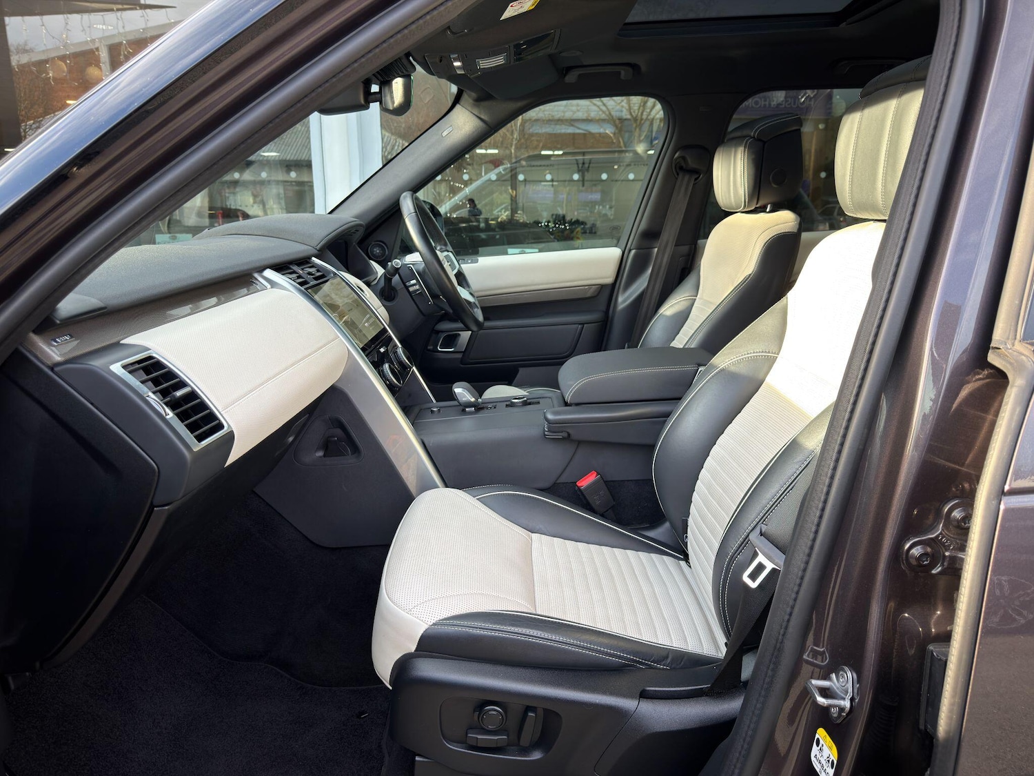 Used Land Rover Discovery 2023 for sale - 76899416: Photo 14