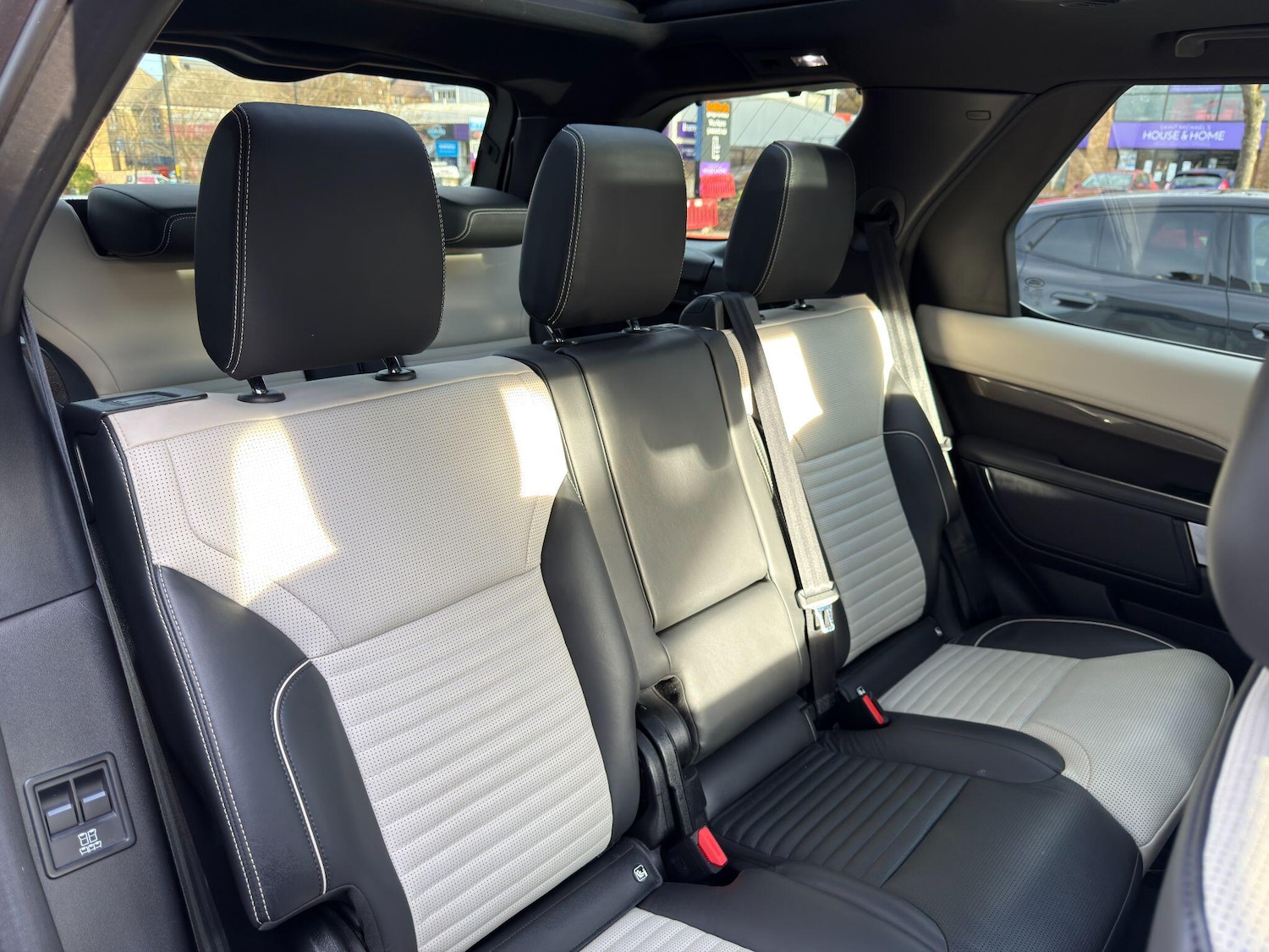 Used Land Rover Discovery 2023 for sale - 76899416: Photo 18