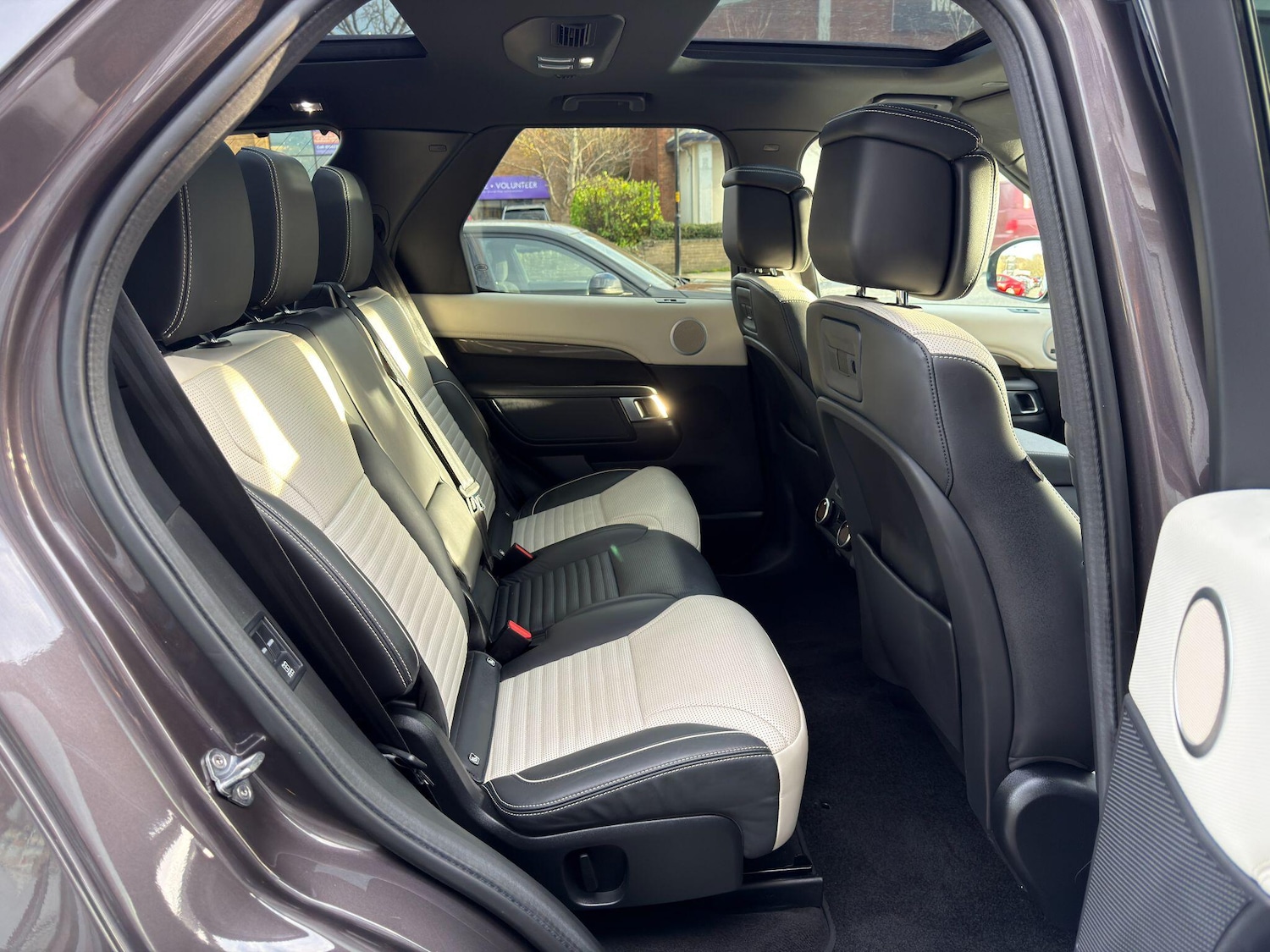 Used Land Rover Discovery 2023 for sale - 76899416: Photo 19