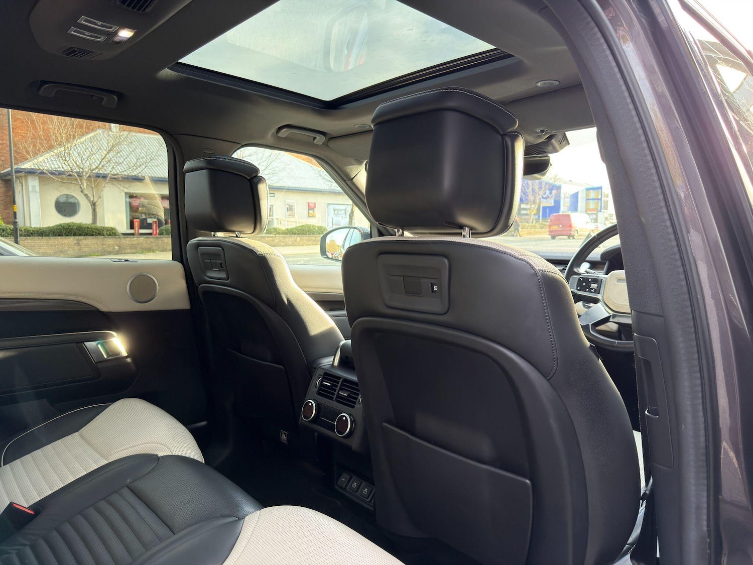 Used Land Rover Discovery 2023 for sale - 76899416: Photo 20